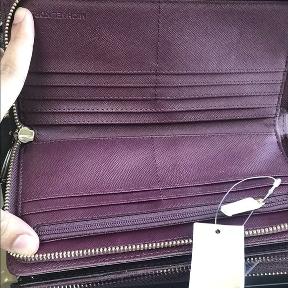 Authentic Michael Kors Bridgette handbag&wallet - Picture 7 of 8